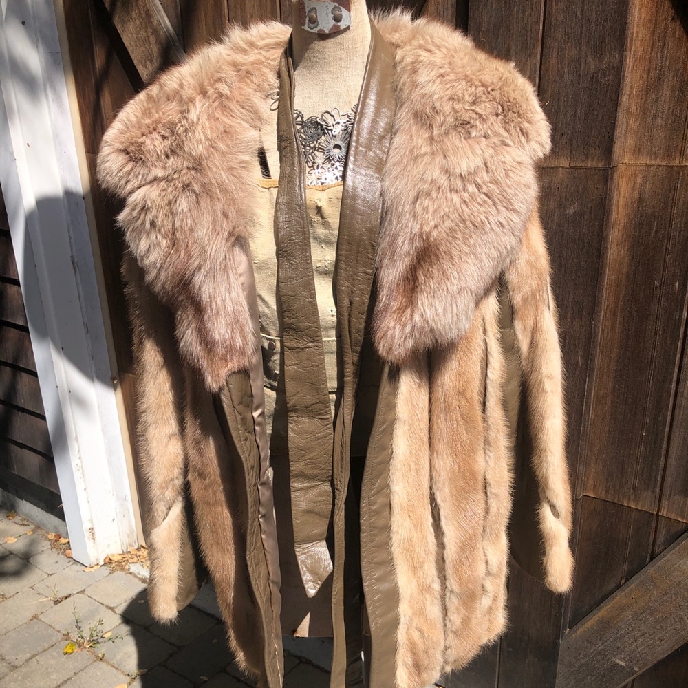 Real Fur And Leather Coat - Picture 5 of 5